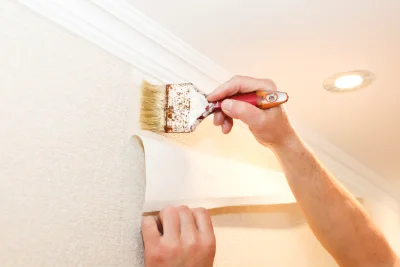 Pose de papier peint au Luart — revêtements muraux et toiles de verre